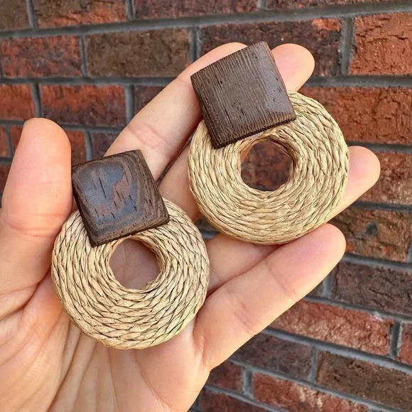 Boho Raffia Rattan Drop Earrings - Picture 2 of 5